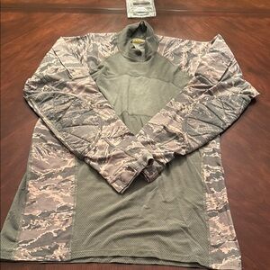 LIKE NEW Airman Battle Shirt Type II Camouflage Long Sleeve Men's Shirt in L.